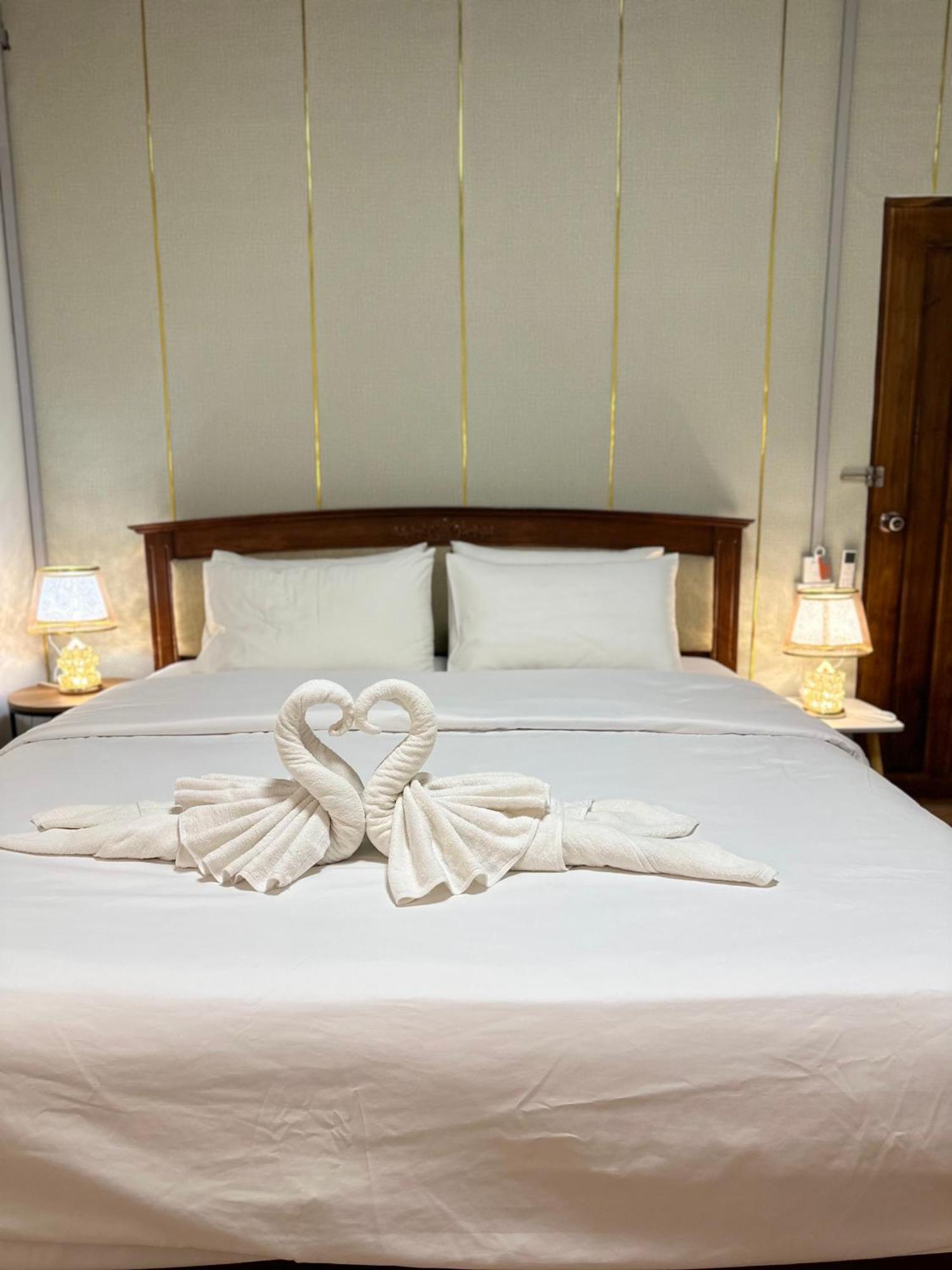 Service Apartment ห้อง102 ใจกลางเมืองใกล้แหล่งท่องเที่ยว ラムパーン エクステリア 写真