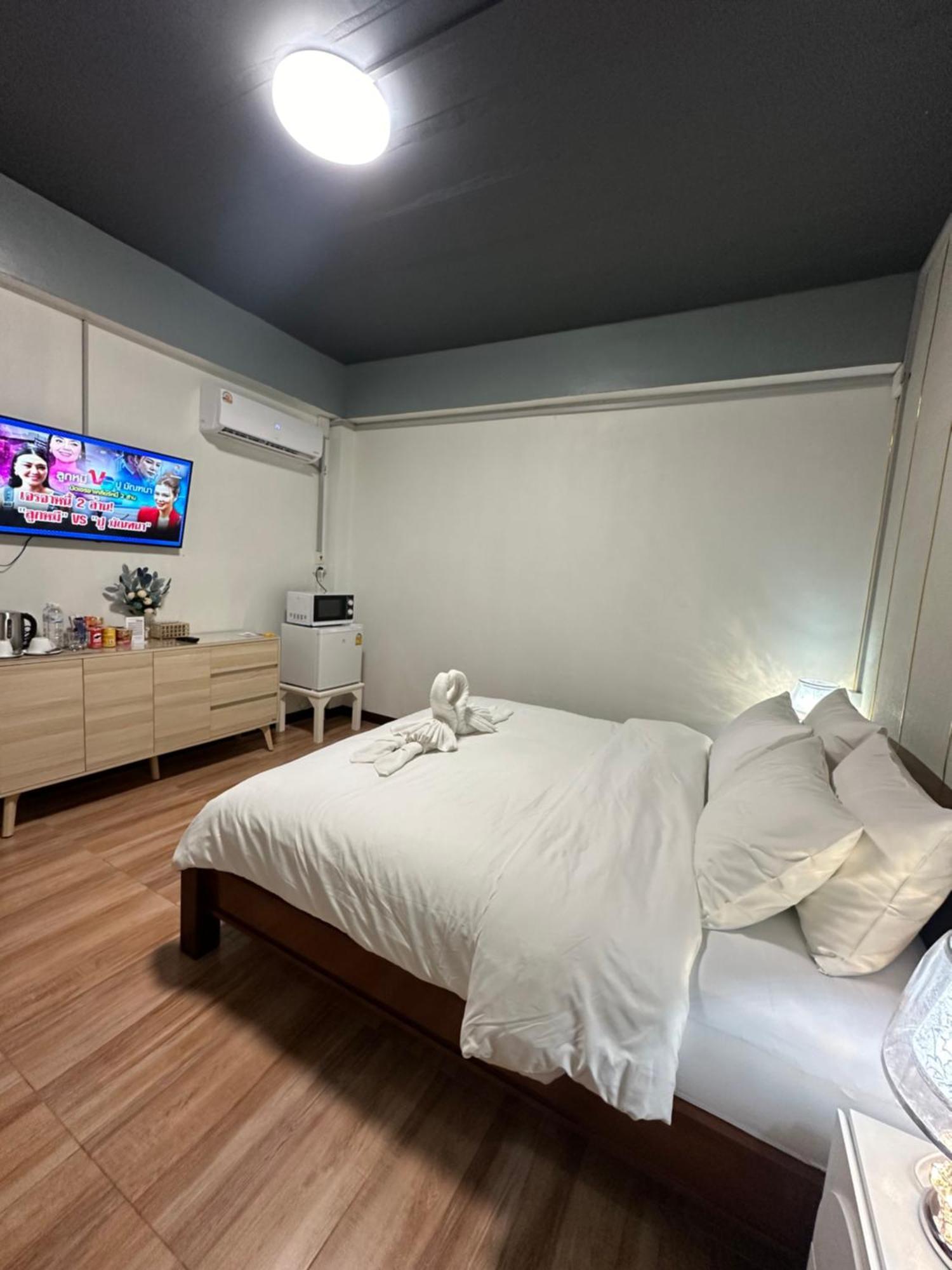 Service Apartment ห้อง102 ใจกลางเมืองใกล้แหล่งท่องเที่ยว ラムパーン エクステリア 写真