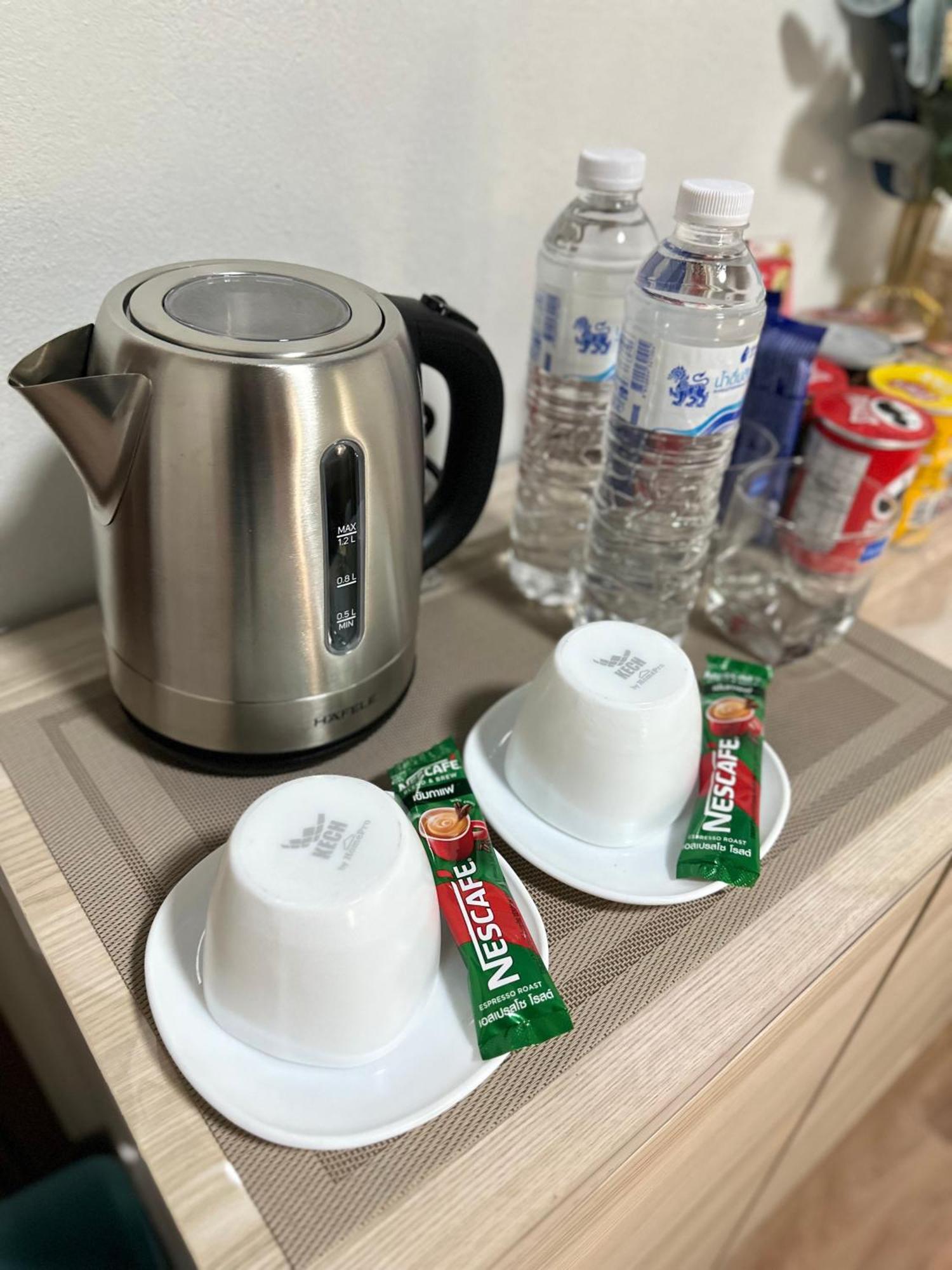 Service Apartment ห้อง102 ใจกลางเมืองใกล้แหล่งท่องเที่ยว ラムパーン エクステリア 写真